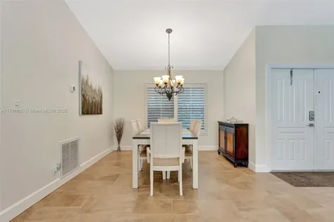 5133 N Springs Way Coral Springs FL 33076