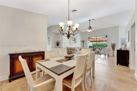 5133 N Springs Way Coral Springs FL 33076