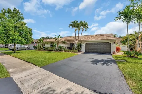 5133 N Springs Way Coral Springs FL 33076