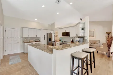 5133 N Springs Way Coral Springs FL 33076