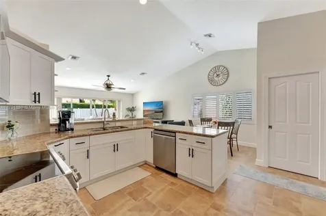 5133 N Springs Way Coral Springs FL 33076