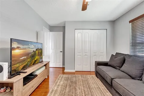 5133 N Springs Way Coral Springs FL 33076