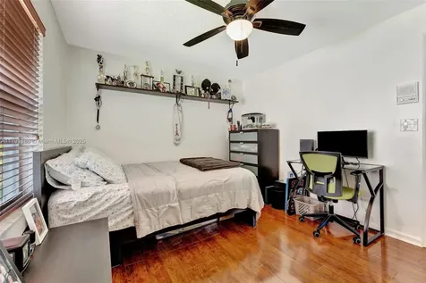 5133 N Springs Way Coral Springs FL 33076
