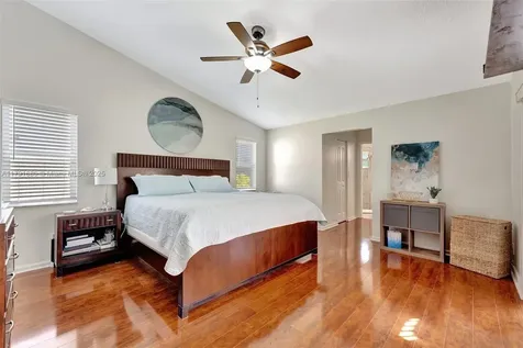 5133 N Springs Way Coral Springs FL 33076