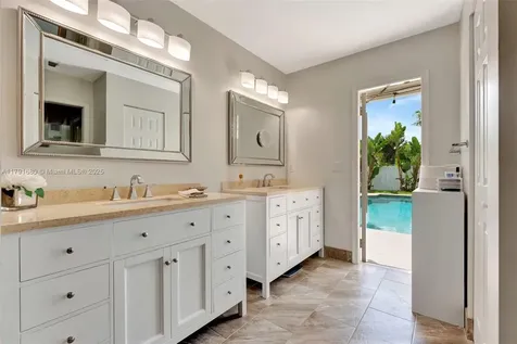 5133 N Springs Way Coral Springs FL 33076