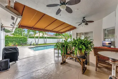 5133 N Springs Way Coral Springs FL 33076