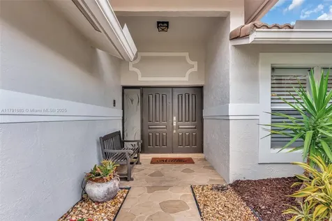 5133 N Springs Way Coral Springs FL 33076