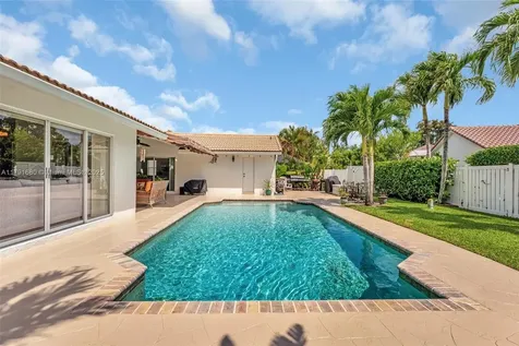 5133 N Springs Way Coral Springs FL 33076