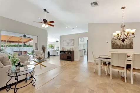 5133 N Springs Way Coral Springs FL 33076