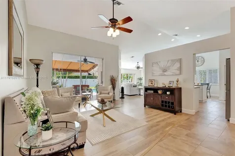 5133 N Springs Way Coral Springs FL 33076