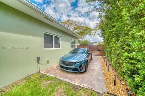 5950 SW 46th Street Miami FL 33155