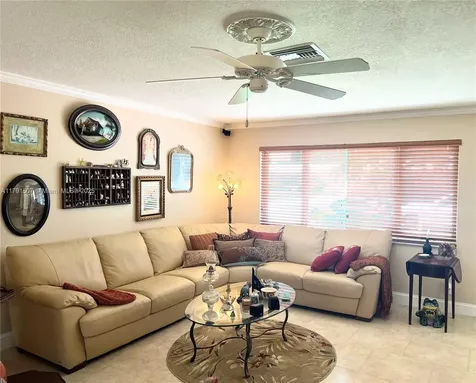 8810 NW 15th Street Plantation FL 33322
