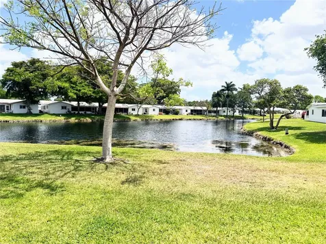 8810 NW 15th Street Plantation FL 33322