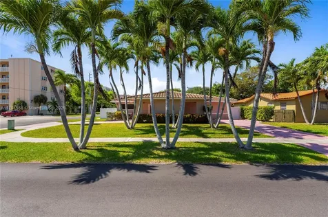 1124 NE 3rd Street Hallandale Beach FL 33009