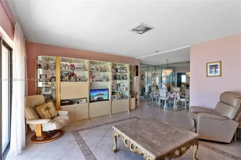 1124 NE 3rd Street Hallandale Beach FL 33009