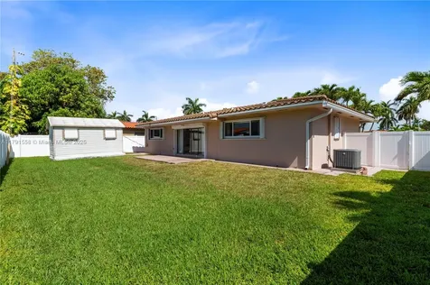 1124 NE 3rd Street Hallandale Beach FL 33009