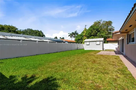 1124 NE 3rd Street Hallandale Beach FL 33009