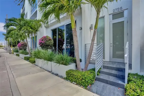 2725 NE 1st Street Pompano Beach FL 33062