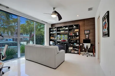 2725 NE 1st Street Pompano Beach FL 33062