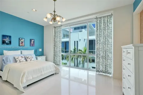 2725 NE 1st Street Pompano Beach FL 33062
