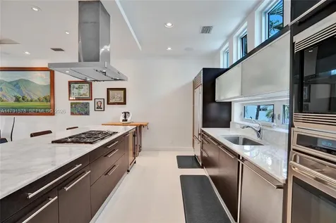 2725 NE 1st Street Pompano Beach FL 33062