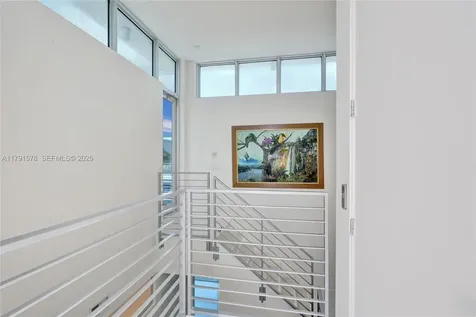 2725 NE 1st Street Pompano Beach FL 33062