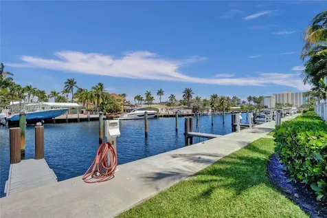 2725 NE 1st Street Pompano Beach FL 33062