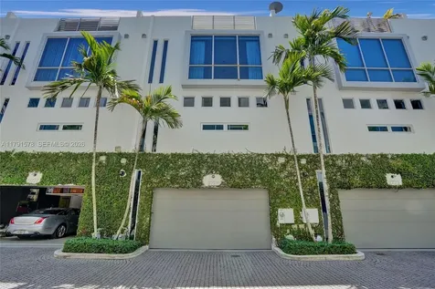 2725 NE 1st Street Pompano Beach FL 33062