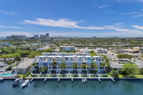 2725 NE 1st Street Pompano Beach FL 33062