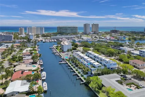 2725 NE 1st Street Pompano Beach FL 33062