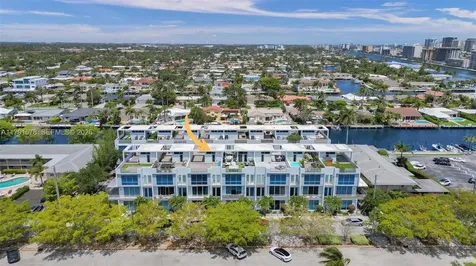 2725 NE 1st Street Pompano Beach FL 33062