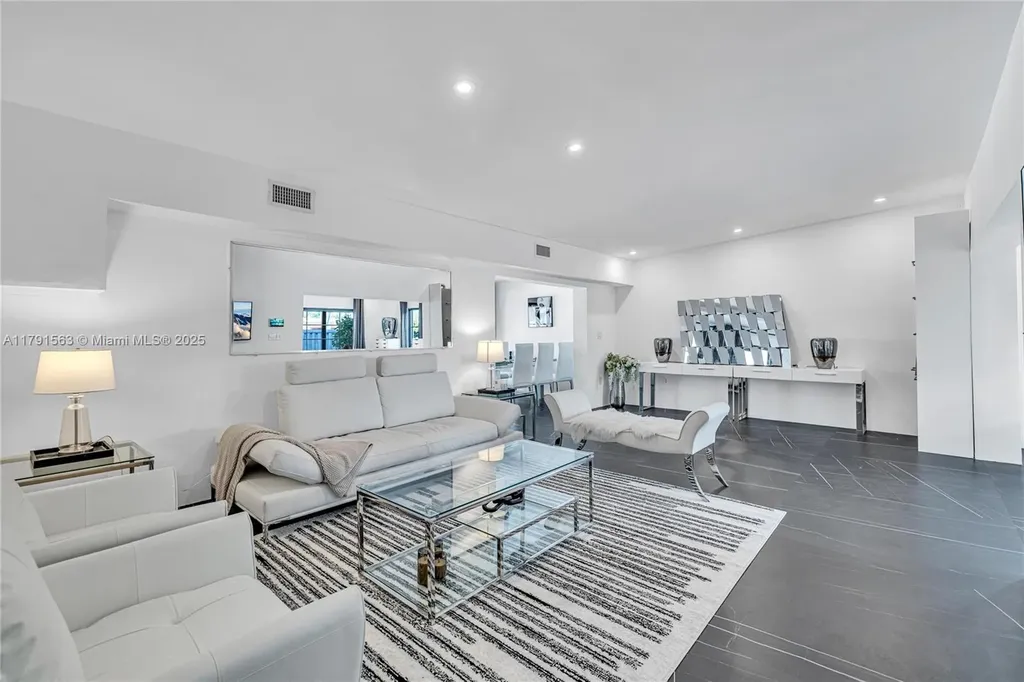560 NW 116th Terrace Miami FL 33168
