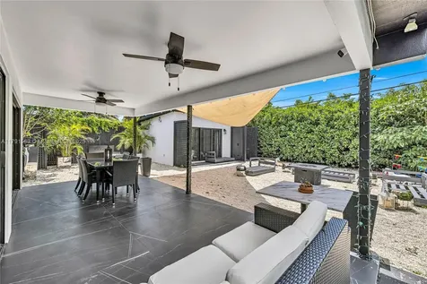 560 NW 116th Terrace Miami FL 33168