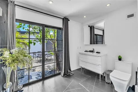 560 NW 116th Terrace Miami FL 33168