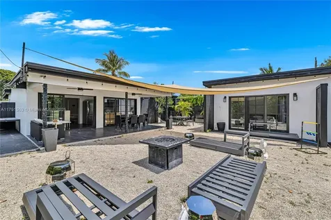 560 NW 116th Terrace Miami FL 33168