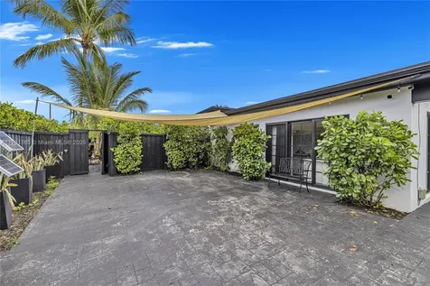 560 NW 116th Terrace Miami FL 33168