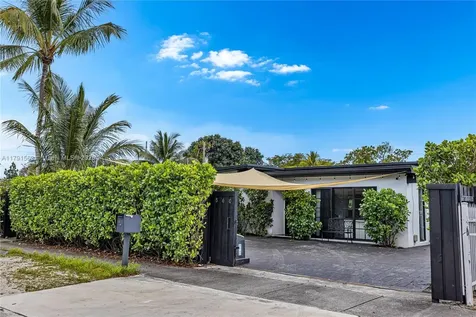 560 NW 116th Terrace Miami FL 33168