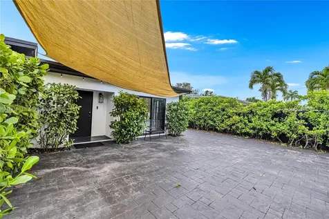 560 NW 116th Terrace Miami FL 33168