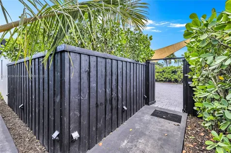 560 NW 116th Terrace Miami FL 33168
