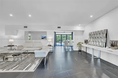 560 NW 116th Terrace Miami FL 33168