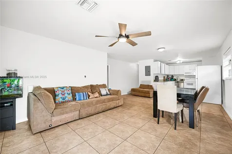 1016 NE 33rd Street Oakland Park FL 33334