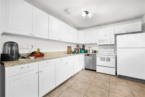1016 NE 33rd Street Oakland Park FL 33334