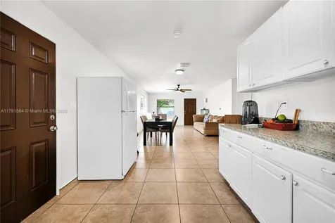 1016 NE 33rd Street Oakland Park FL 33334
