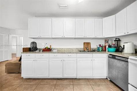 1016 NE 33rd Street Oakland Park FL 33334