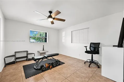 1016 NE 33rd Street Oakland Park FL 33334