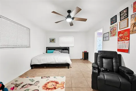1016 NE 33rd Street Oakland Park FL 33334