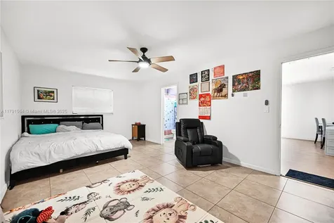 1016 NE 33rd Street Oakland Park FL 33334