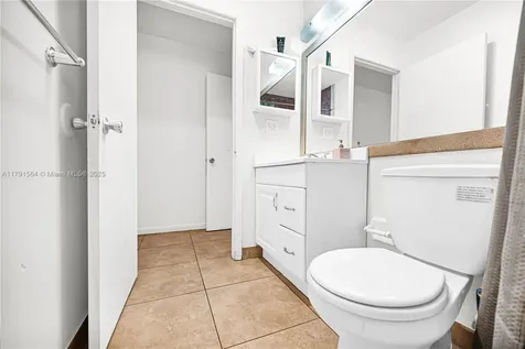 1016 NE 33rd Street Oakland Park FL 33334