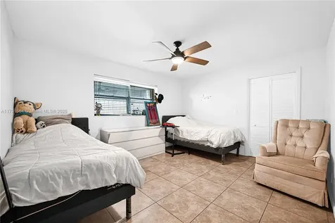 1016 NE 33rd Street Oakland Park FL 33334