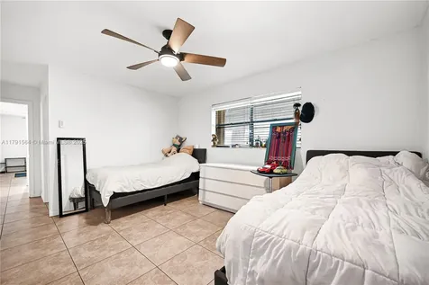 1016 NE 33rd Street Oakland Park FL 33334